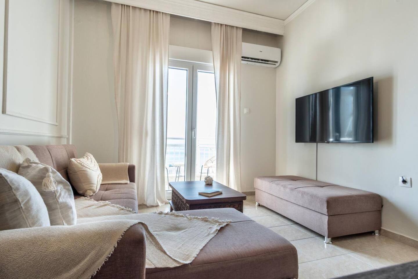 Eis Deluxe Apartment Alexandroupoli Bagian luar foto