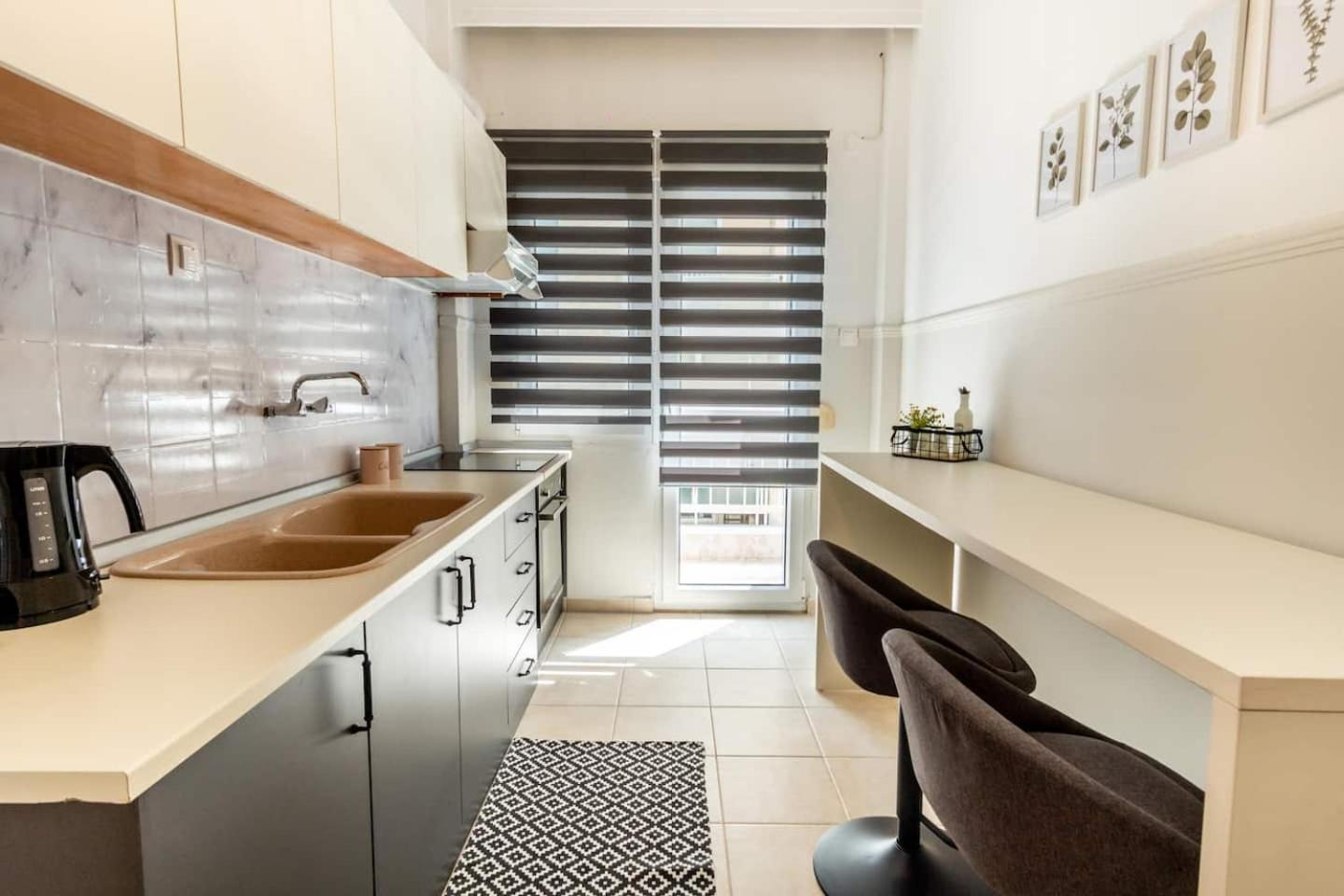 Eis Deluxe Apartment Alexandroupoli Bagian luar foto