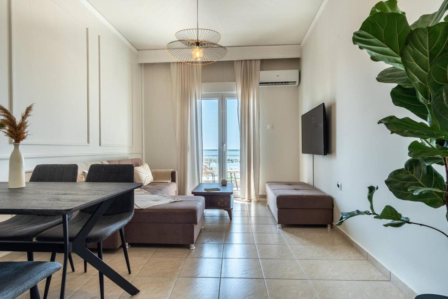 Eis Deluxe Apartment Alexandroupoli Bagian luar foto